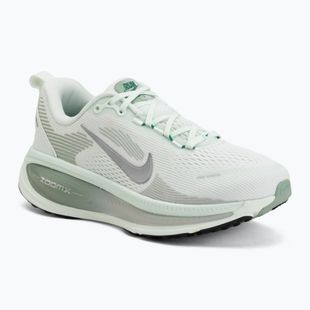 Laufschuhe für Damen Nike Vomero 18 barely green/steam/metallic silver